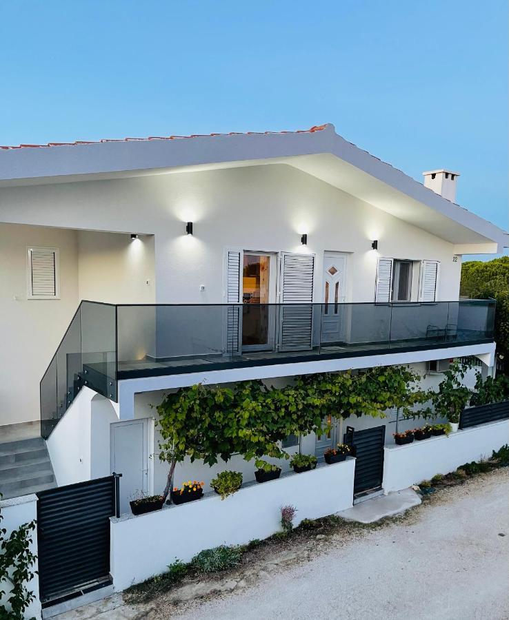 Sandy Apartment Nin Exterior foto